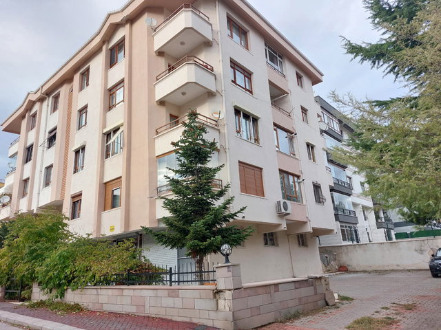 KIRKKONAKLAR 450. CADDE'DE MERKEZI KONUMDA 3+1 SATILIK DAIRE