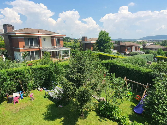 TEPEÖREN PARK VILLE’DE TAM İZOLE YAŞAM SUNAN YENILENMIŞ LÜKS TRIPLEKS VILLA