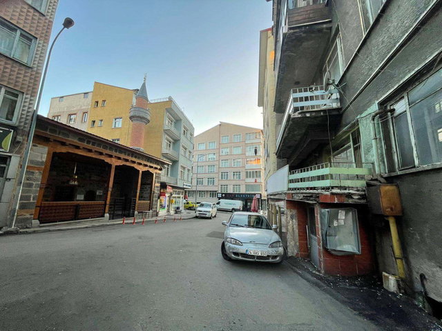 REMAX ARTIS'DEN ŞEHIR MERKEZINDE SATILIK 2+1 DAIRE