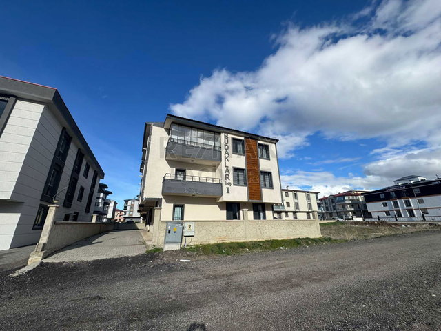 RE/MAX LACİVERT'TEN DADAŞKENT'TE KİRALIK 1+1 DAİRE