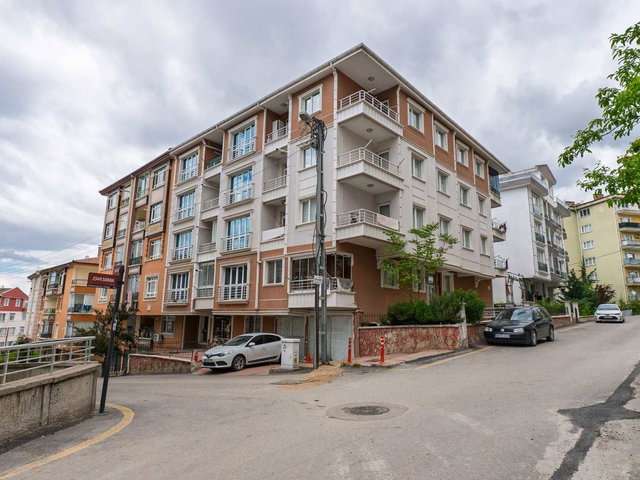 ETIMESGUT İSTASYON MAH. 3+1 ARA KAT 2 BANYOLU BOŞ SATILIK DAIRE