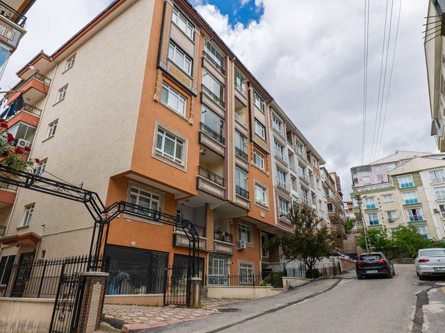 ETIMESGUT İSTASYON MAH. 3+1 ARA KAT 2 BANYOLU BOŞ SATILIK DAIRE