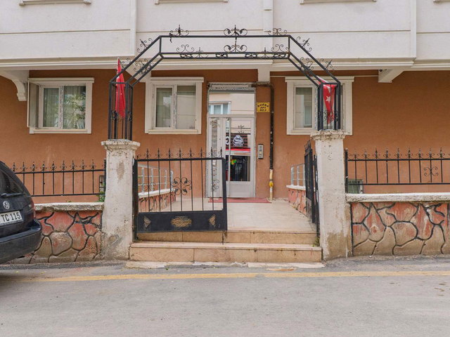 ETIMESGUT İSTASYON MAH. 3+1 ARA KAT 2 BANYOLU BOŞ SATILIK DAIRE