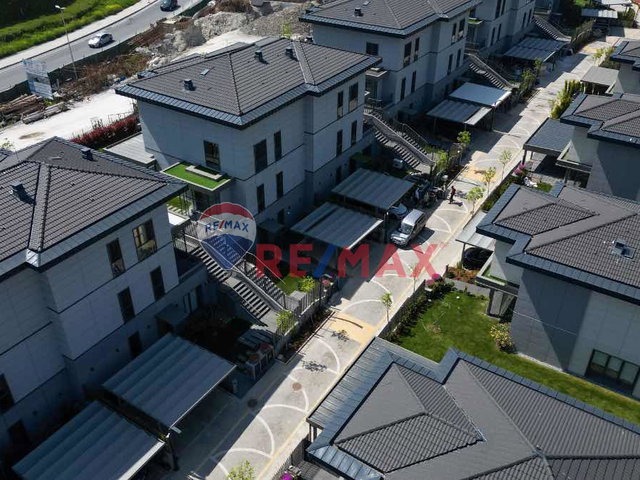 TEMA İSTANBUL 2 SATILIK BÜYÜK BAHÇELİ BOŞ VİLLA