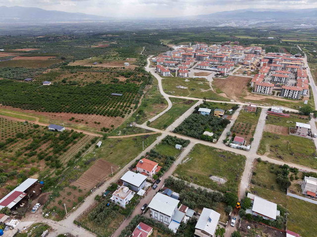 MANİSA SANCAKLIBOZKÖYDE İKİ KATLI BAHÇELİ MÜSTAKİL EV