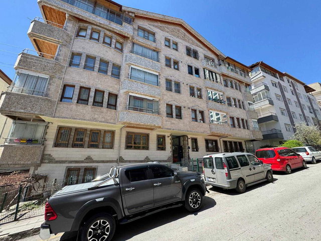 PURSAKLAR MERKEZİ KONUMDA 2.KATTA S.LÜX YAPI 3,5+1 SATILIK DAİRE