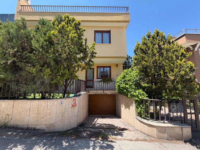 ÇAYYOLU ÜMITKÖY'DE TICARIYE DE UYGUN BAKIMLI SATILIK VILLA