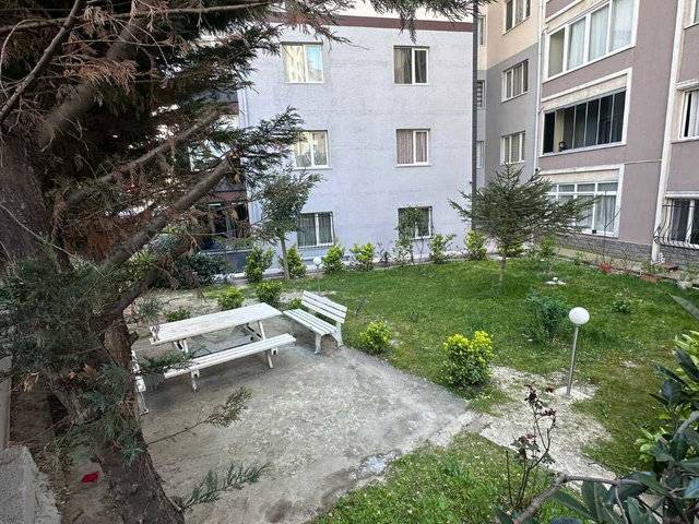 RE/MAX'TAN ADNAN KAHVECI'DE HASTANE VE METROBÜSE YÜRÜME MESAFESINDE 3+1