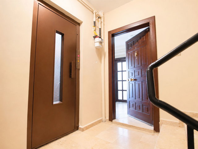 REMAX BEYAZ SELVILI CADDEDE SATILIK GENIŞ 3+1 DAIRE
