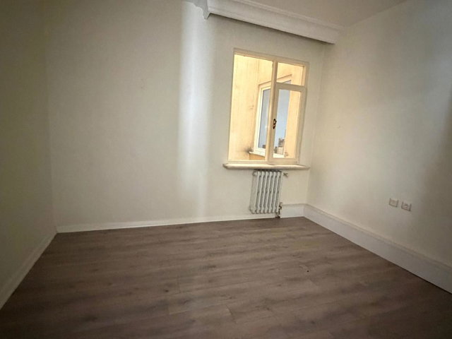 REMAX MİD'DEN ÇARŞI MERKEZDE YENİLENMİŞ KİRALIK DAİRE