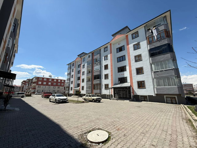REMAX ARTIS'TEN ŞÜKRÜPAŞA'DA SATILIK 3+1 DAIRE