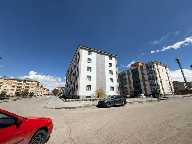 REMAX ARTIS'TEN ŞÜKRÜPAŞA'DA SATILIK 3+1 DAIRE