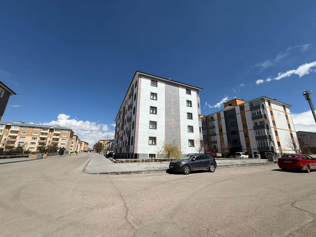 REMAX ARTIS'TEN ŞÜKRÜPAŞA'DA SATILIK 3+1 DAIRE
