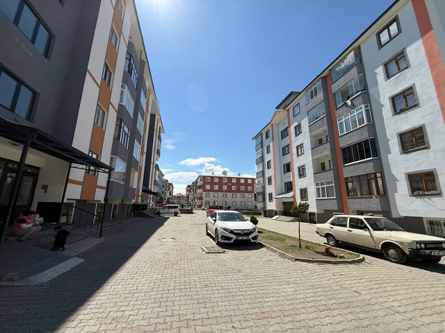 REMAX ARTIS'TEN ŞÜKRÜPAŞA'DA SATILIK 3+1 DAIRE
