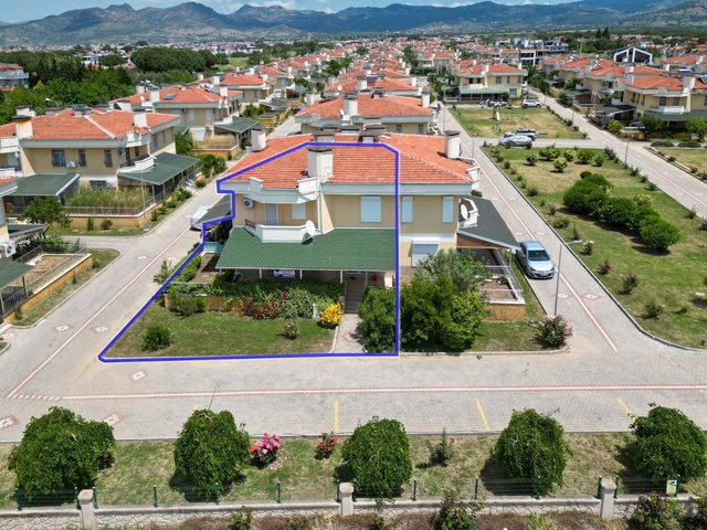 SARIGÜL SİTESİNDE DENİZE SIFIR EN ÖN PARSEL EŞSİZ SATILIK YAZLIK