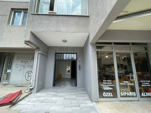 NECIP FAZIL ÇERMİK KENT BLOKLARI'NDA 30 M² TERASLI AİLE DAİRESİ, GENİŞ METREKARE & MERKEZİ KONUM
