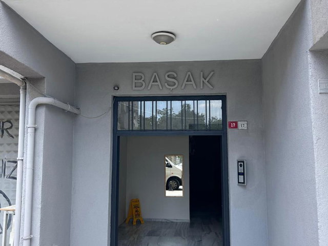 NECIP FAZIL ÇERMİK KENT BLOKLARI'NDA 30 M² TERASLI AİLE DAİRESİ, GENİŞ METREKARE & MERKEZİ KONUM