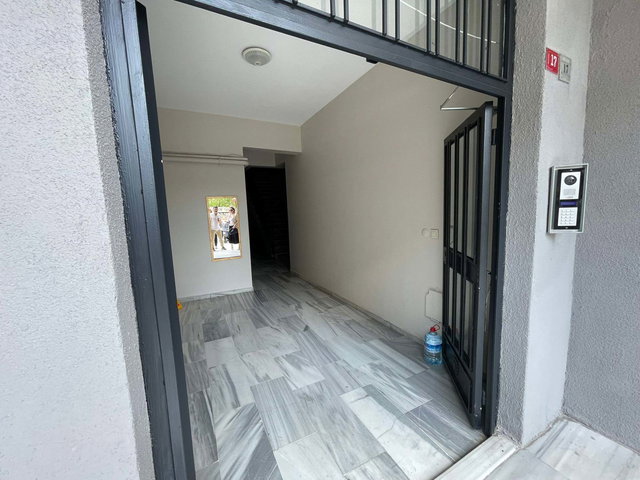 NECIP FAZIL ÇERMİK KENT BLOKLARI'NDA 30 M² TERASLI AİLE DAİRESİ, GENİŞ METREKARE & MERKEZİ KONUM