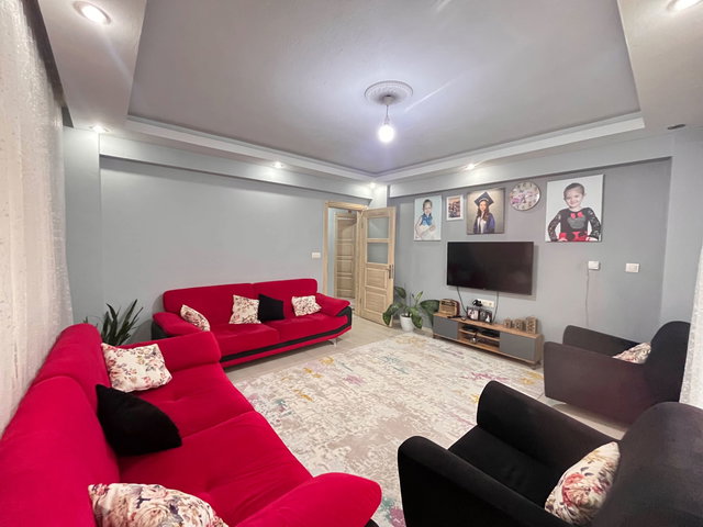 ALİAĞA YENİ MAHALLEDE MERKEZİ KONUMDA 126 M² YÜKSEK GİRİŞ 3+1