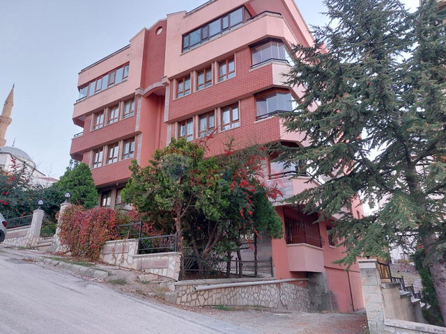 TURAN GÜNEŞ YAKINI YILDIZ KULE ALTINDA 130M² NET 4+1 GENIŞ DAIRE
