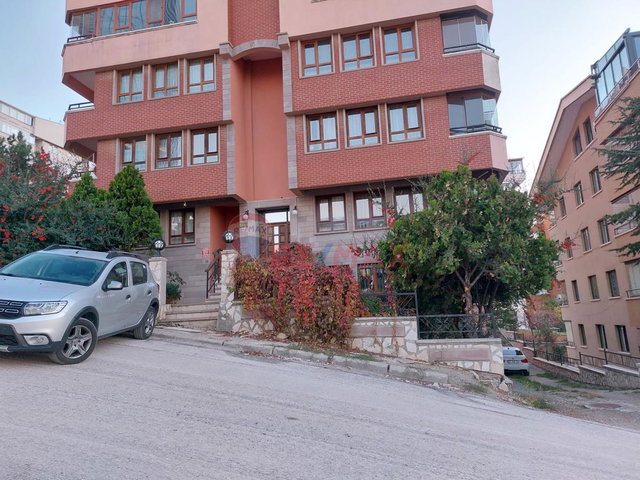 TURAN GÜNEŞ YAKINI YILDIZ KULE ALTINDA 130M² NET 4+1 GENIŞ DAIRE