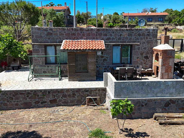 ASSOS BEKTAŞ KÖYÜ SIVRICE PLAJINA YAKIN SATILIK TAŞ EV 309M²ARSA