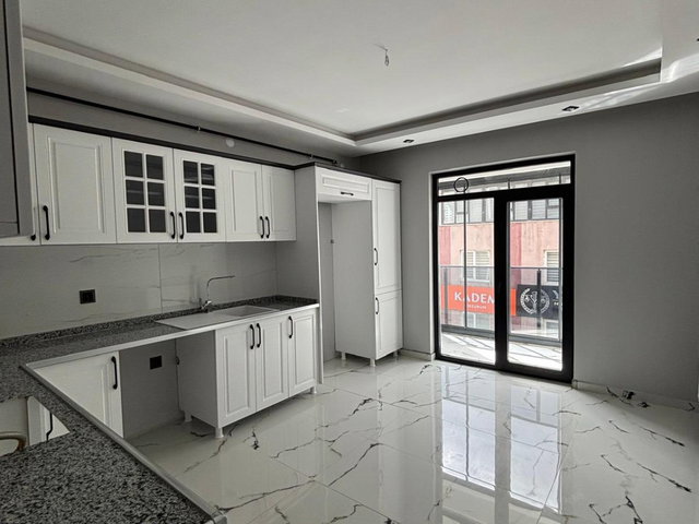 REMAX ARTIS'DEN SARAYBOSNA CAD. SATILIK 3+1 DAIRE
