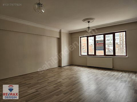 REMAX DEN V.FAHRİ BEY CADDESİNDE ARAKAT 3+1 KİRALIK DAİRE