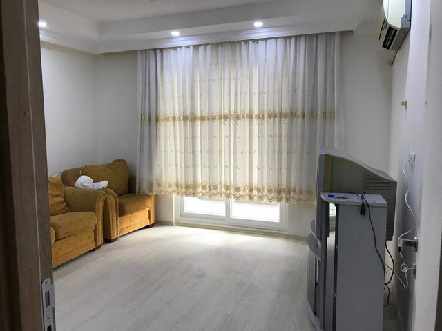 ÇARŞININ KALBİNDE, AYRI MUTFAKLI GENİŞ 1+1 EŞYALI KİRALIK DAİRE
