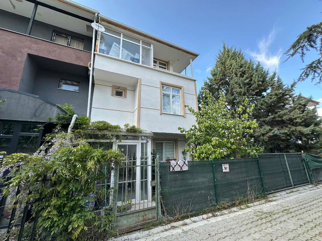 BAĞLICA GÖKÇEKENT SİTESİNDE 4+1 SATILIK VİLLA