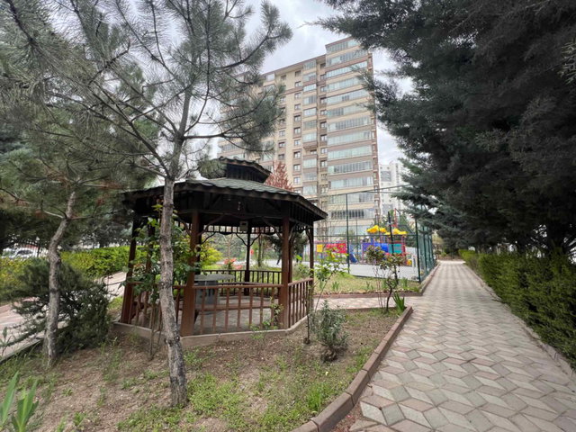 YENIMAHALLE AŞAĞI YAHYALAR MAHALLESINDE KIRALIK 4+1 DAİRE