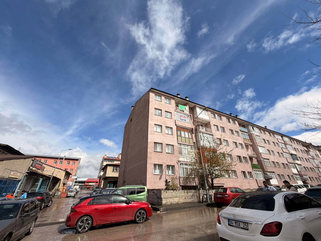 REMAX ARTIS'TEN ŞÜKRÜPAŞA'DA SATILIK 3+1 DAIRE