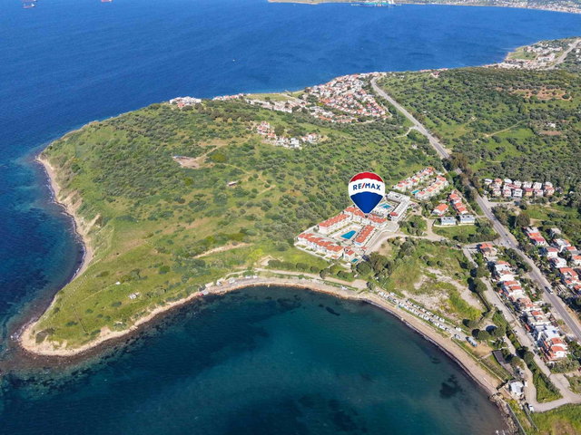 YENİ FOÇA PORT SİTESİ’NDE DENİZE SIFIR, BAHÇELİ 3+1 DUBLEKS VİLLALAR