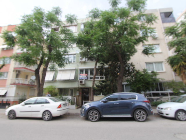 KARŞIYAKA LATİFE HANIM SOKAKTA ÇİFT CEPHELİ 3+1 SATILIK DAİRE