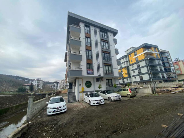 OMÜ HASTANESİNE 10 DK MESAFEDE ULAŞIMA YAKIN KİRALIK 1+1 DAİRE