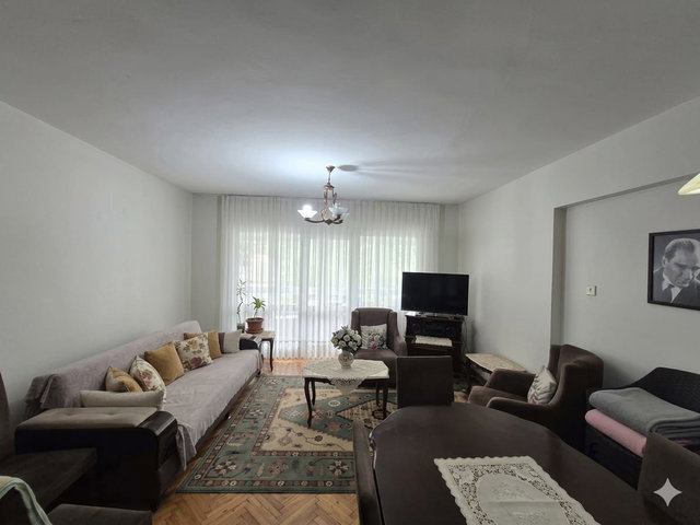 PERLAVİSTA AVM ARKASI HASBAHÇE SİTESİNDE FERAH 3+1 SATILIK DAİRE !