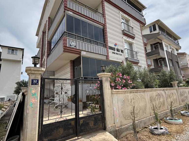2+1 GENİŞ SATILIK ARA KAT DAİRE