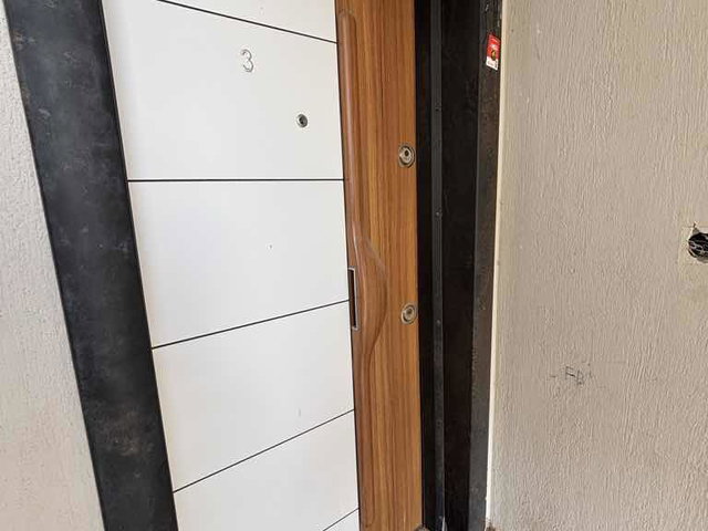 2+1 GENİŞ SATILIK ARA KAT DAİRE