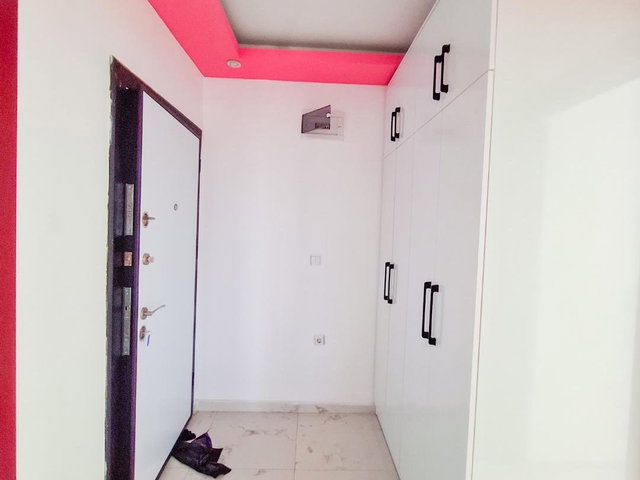 2+1 GENİŞ SATILIK ARA KAT DAİRE