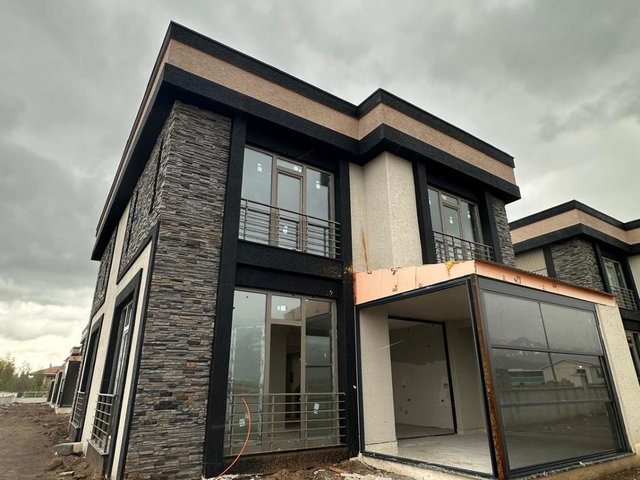 RE/MAX LACİVERT'TEN DADAŞKENT AS VİLLALARI'NDA BAĞIMSIZ 4+1 VİLLA