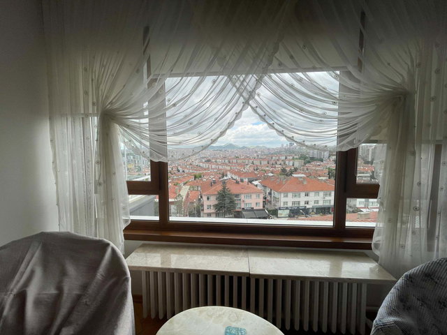 GAZİOSMANPAŞA'NIN EN GÜZEL SİTESİNDE ARA KAT 3+1  135 M2 EŞSİZ FIRSAT