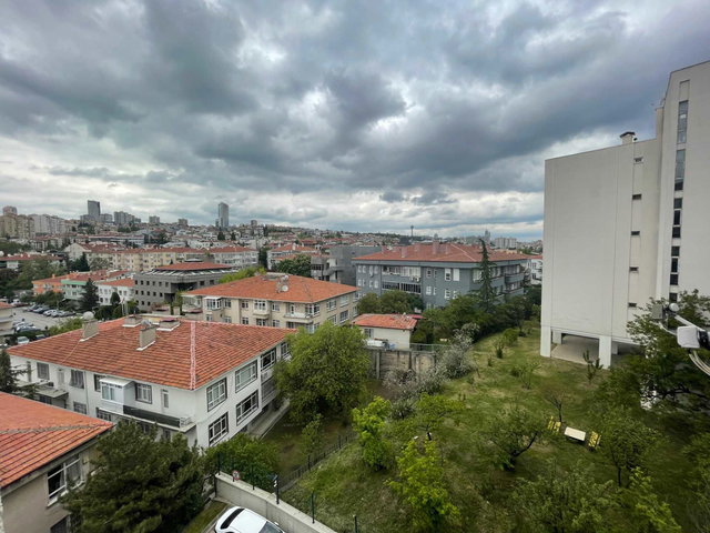 GAZİOSMANPAŞA'NIN EN GÜZEL SİTESİNDE ARA KAT 3+1  135 M2 EŞSİZ FIRSAT
