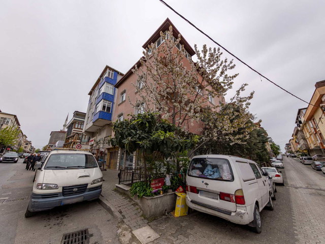 KAYIŞDAĞI METROSU YANI YATIRIMLIK/OTURUMLUK KAT MÜLKİYETLİ 3+1