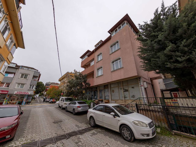KAYIŞDAĞI METROSU YANI YATIRIMLIK/OTURUMLUK KAT MÜLKİYETLİ 3+1