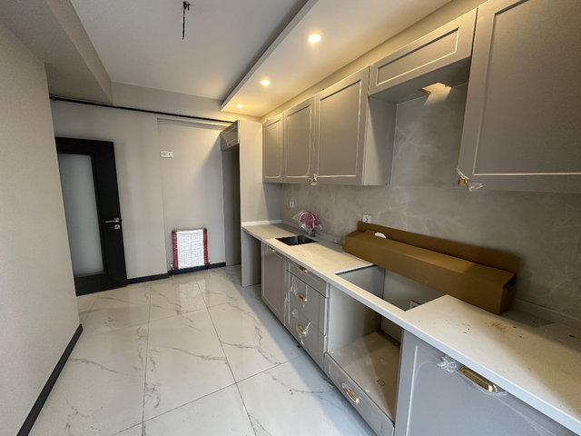 CENNET MAHALLESINDE YENI BINA FERHA 3+1METROBÜSE 3 DAKIKA