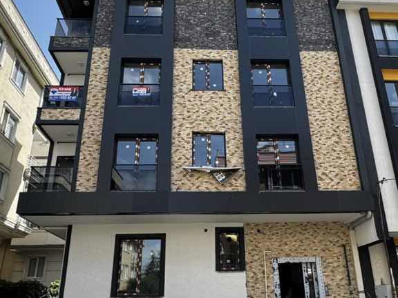 ÇEKMEKÖYDE KİRALIK 2+1 YENİ BİNA BALKONLU ASANSÖRLÜ ARA KAT