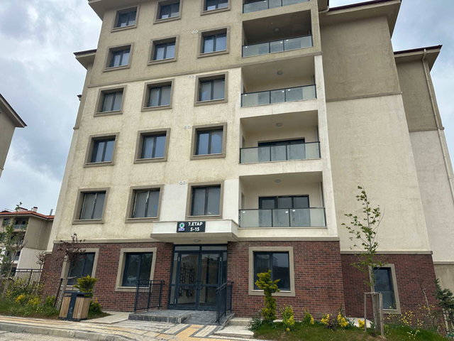 MALTEPE TOKİ ATIŞOKULUNDA EBEVEYN BANYOLU BÜYÜK TİP 2+1 KİRALIK