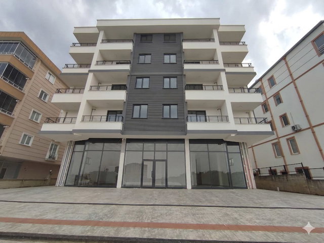 REMAX KUZEY’DEN ÖMÜREVLERİ TRAMVAYA YAKIN EŞYASIZ KİRALIK 1+1 DAİRE