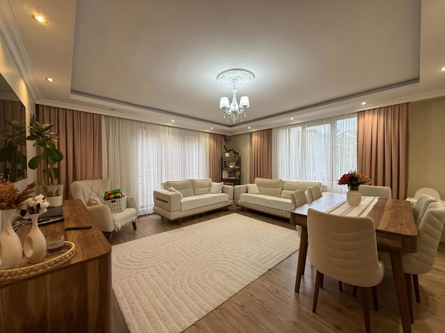 EYÜP ÇIRÇIRDA MERKEZİ KONUM | ULAŞIM AVANTAJLI | 3+1 DAİRE