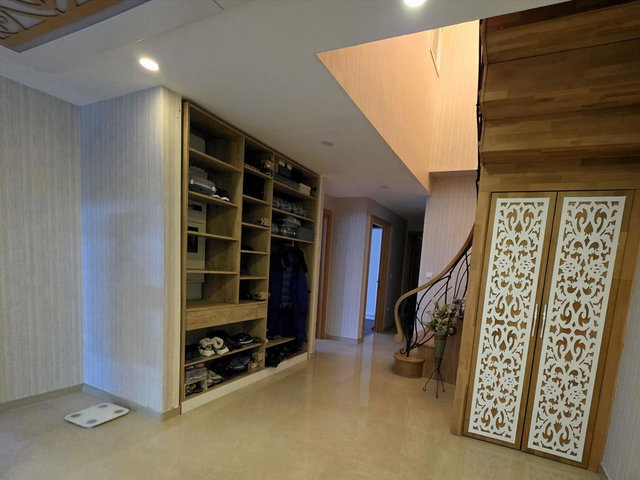 1İSTANBUL EVLERI 5+1+GİYİNME ODASI+KIŞ BAHÇESI SATILIK DUBLEX DAIRE